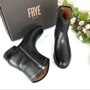 Frye Melissa stud short black boots size 7.5B (A19